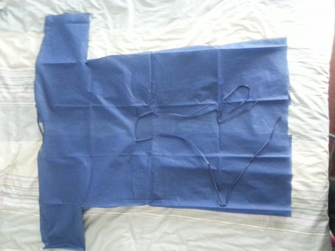Vestidos protetores descartáveis impermeáveis, vestidos confortáveis do paciente médico
