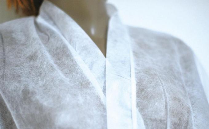 Vestido descartável livre Eco do isolamento do látex amigável para a sala de operação do hospital