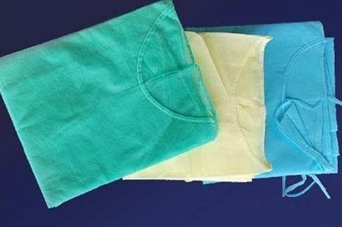 Vestidos protetores descartáveis anti-bacterianos, vestidos médicos do isolamento do comprimento completo