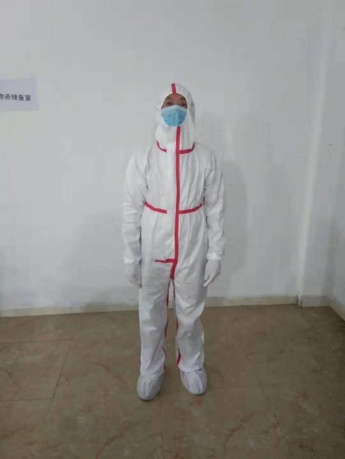 Combinações encapuçados descartáveis de pouco peso, vestidos protetores descartáveis resistentes fluidos