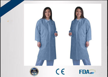 Revestimentos descartáveis estáticos do laboratório de 5 camadas os anti rasgam resistente com fechamento do fecho de correr